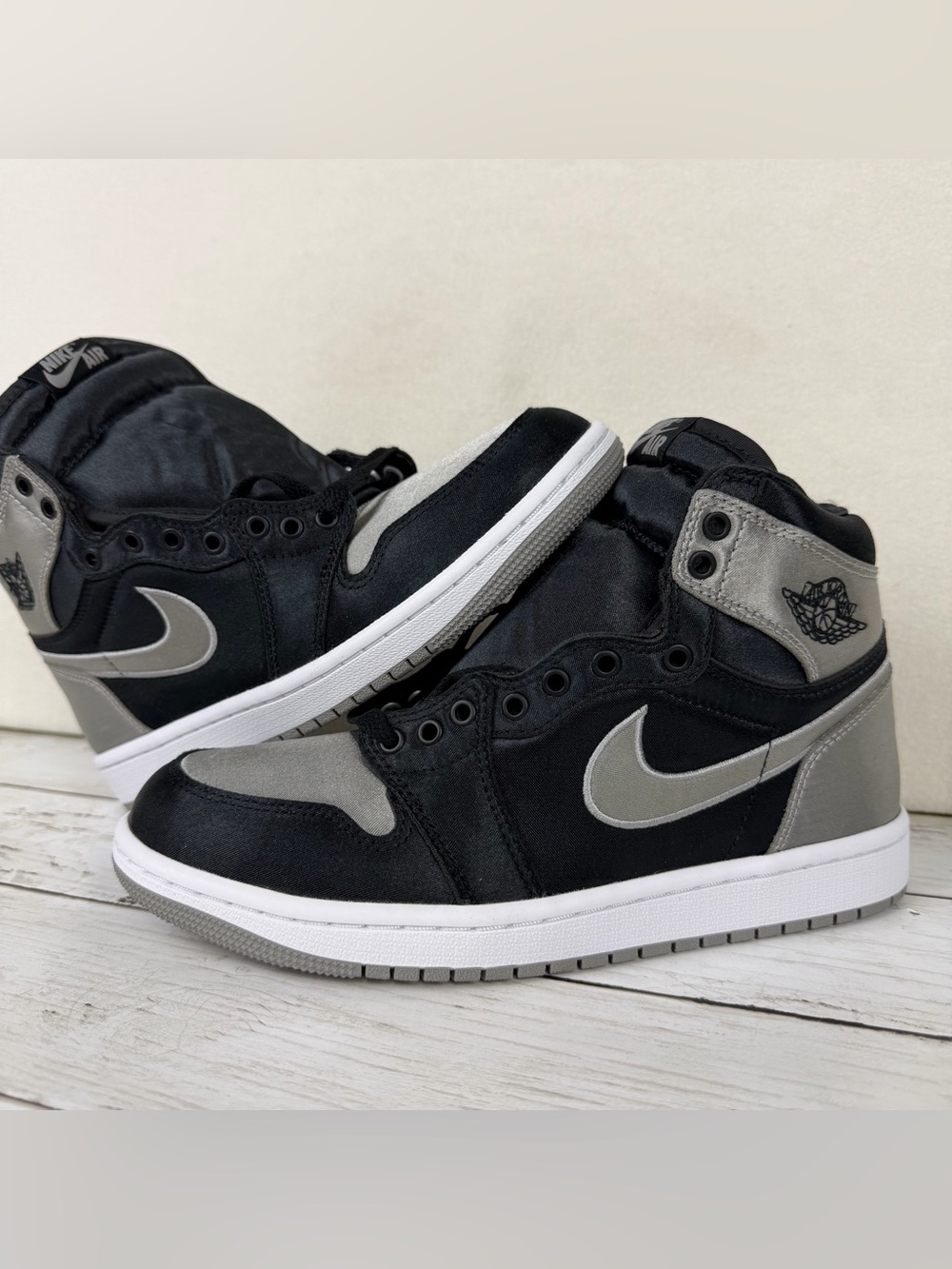 Jordan 1 Retro High OG Women's size 7.5 Satin Shadow Shoes FD4810-010